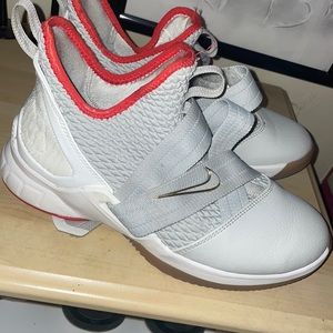 Lebron 12 soldiers size 6.5 gray white red gold